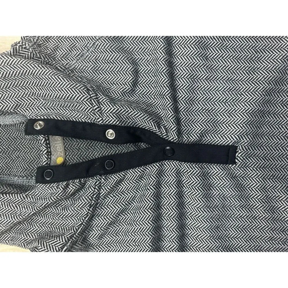 Zella Hoodie Jacket Size  Large Black Pullover  pockets  hood - Picture 3 of 7